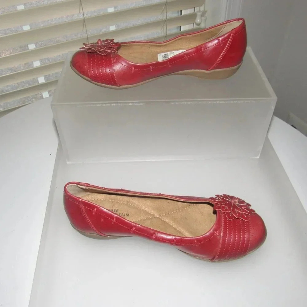 White Mountain Red Floral Applique Slip-On Flats - Picture 2 of 6